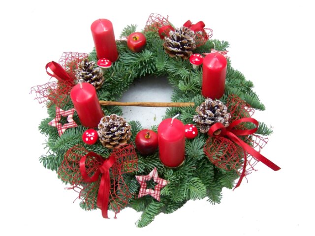 Adventskranz traditionell rot dekoriert